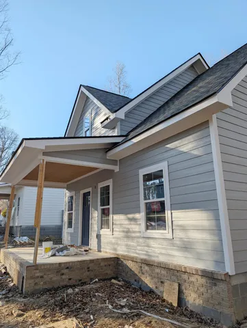 $425,000 | 2127 Oak Street, Signal Mountain, TN 37377