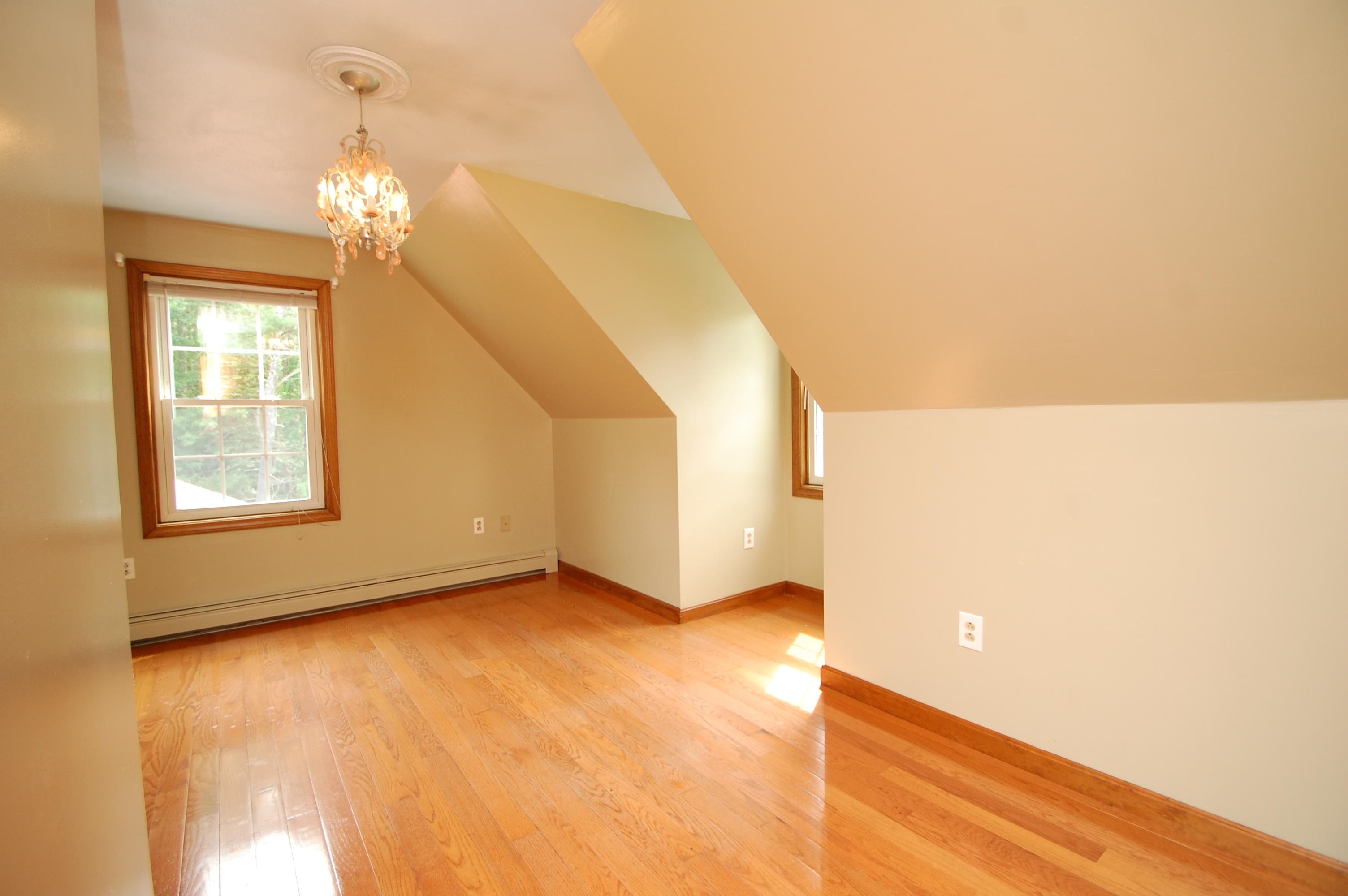 357 Montelona Road Goffstown, NH 03045 - Photo 15 of 25 Gallery Image 15