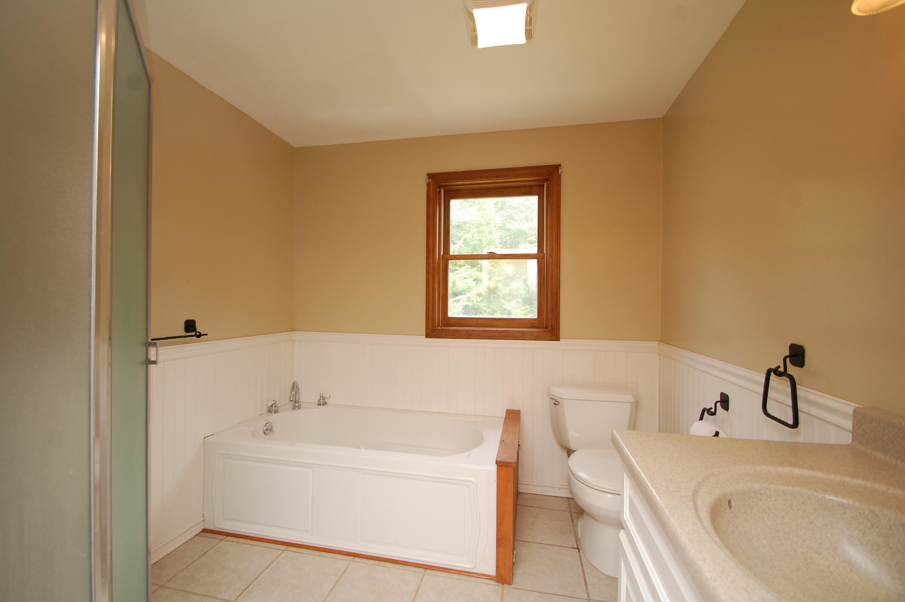 357 Montelona Road Goffstown, NH 03045 - Photo 17 of 25 Gallery Image 17