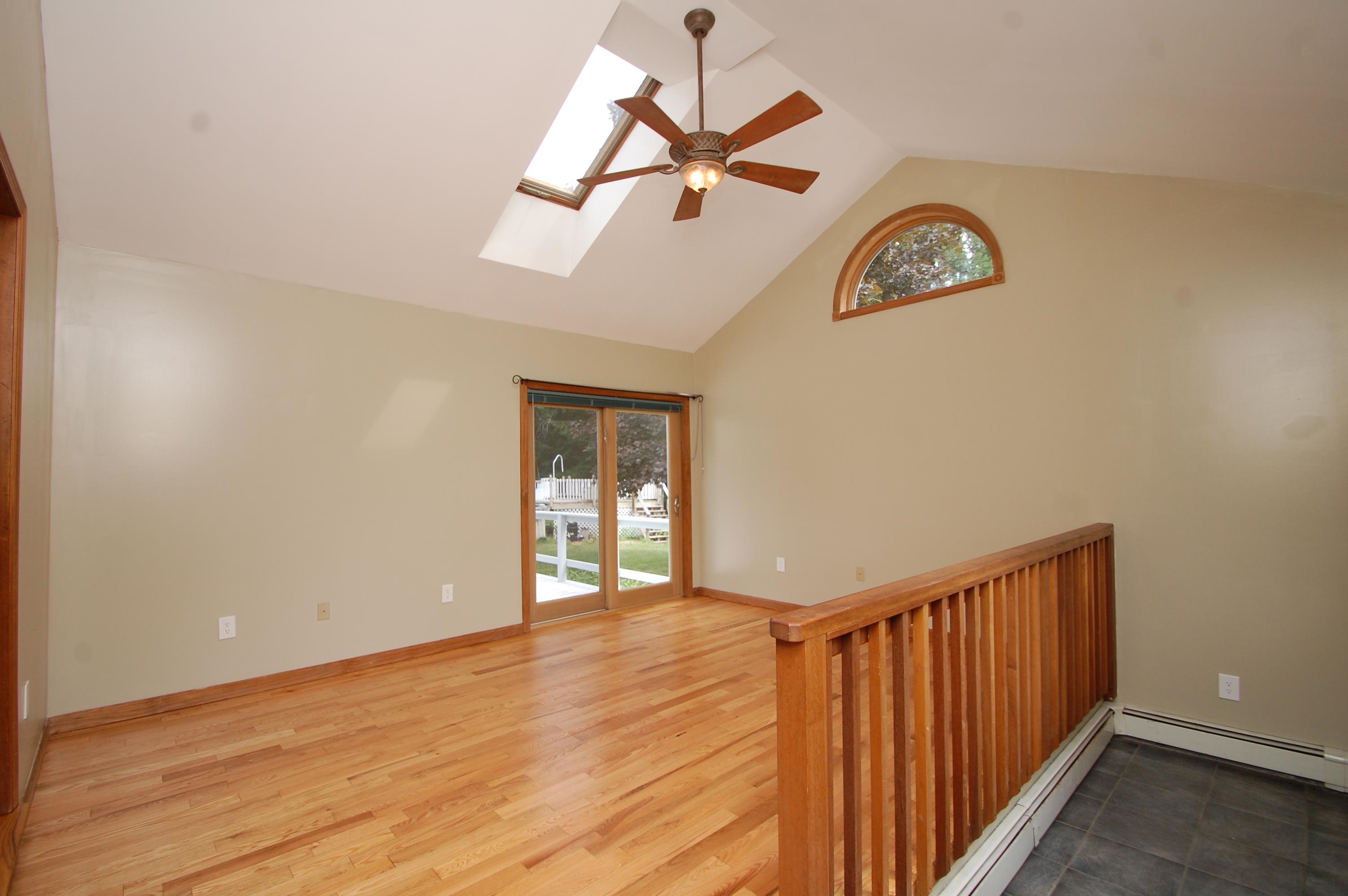 357 Montelona Road Goffstown, NH 03045 - Photo 7 of 25 Gallery Image 7