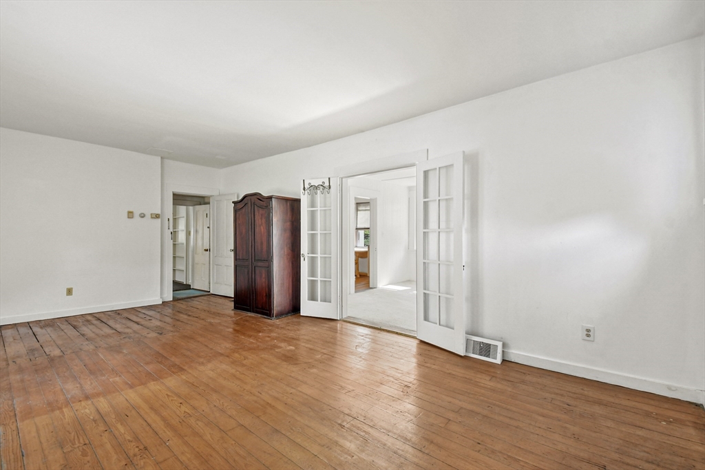 1009 Drift Road Westport, MA 02790 - Photo 8 of 21 Gallery Image 8