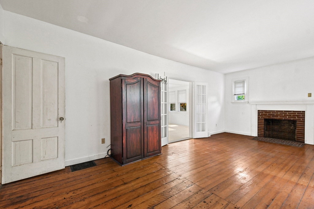 1009 Drift Road Westport, MA 02790 - Photo 9 of 21 Gallery Image 9