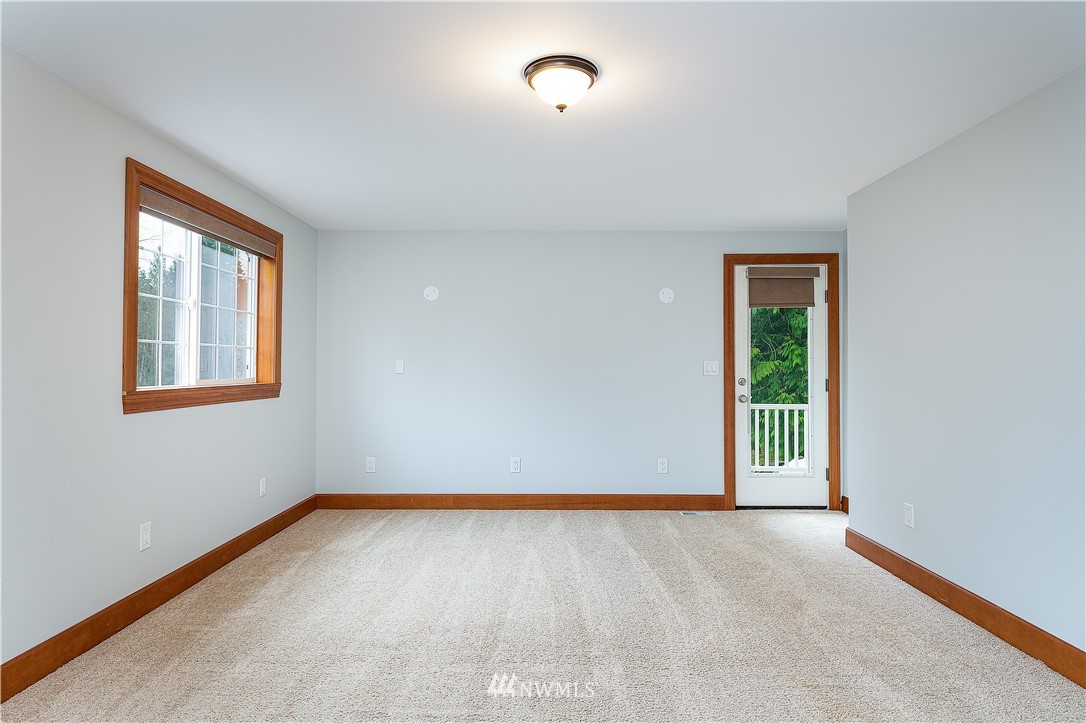 17325 3rd Avenue Southeast Bothell, WA 98012 - Photo 25 of 40 an empty room with window