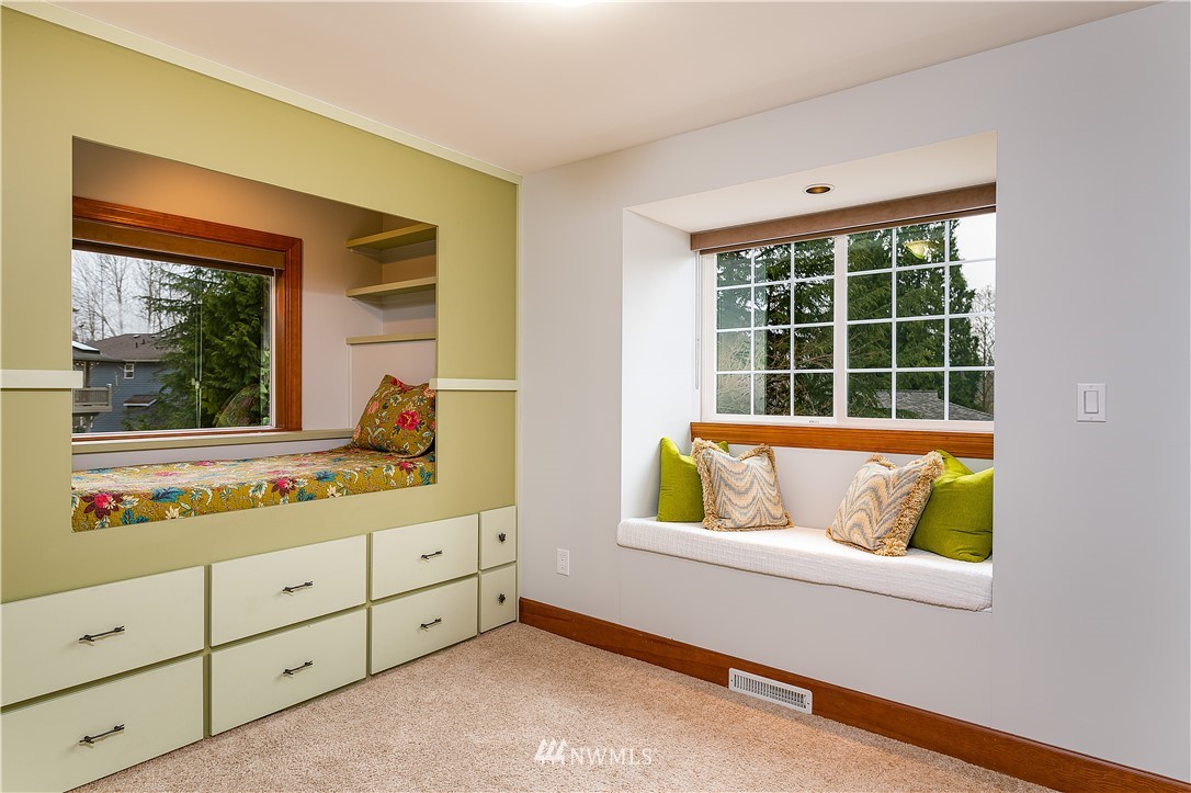 17325 3rd Avenue Southeast Bothell, WA 98012 - Photo 32 of 40 a view of room with window and mirror