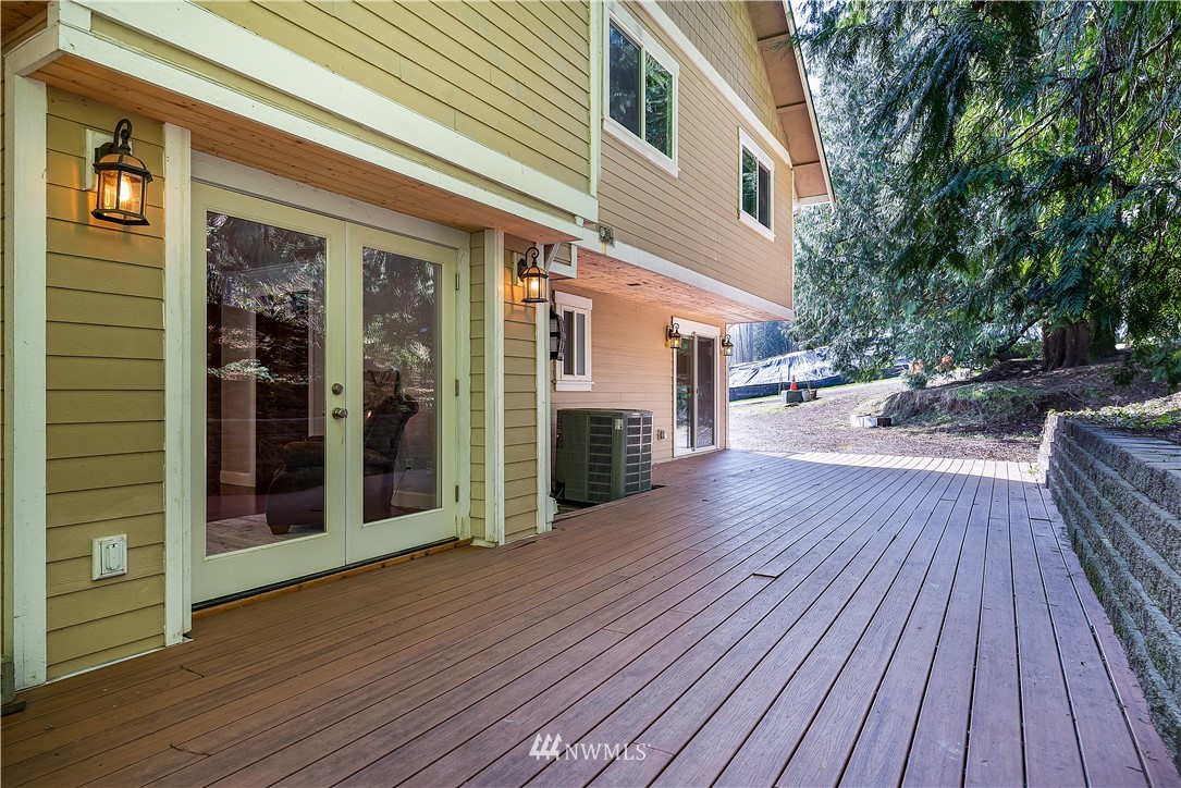 17325 3rd Avenue Southeast Bothell, WA 98012 - Photo 35 of 40 a view of a house with wooden floor