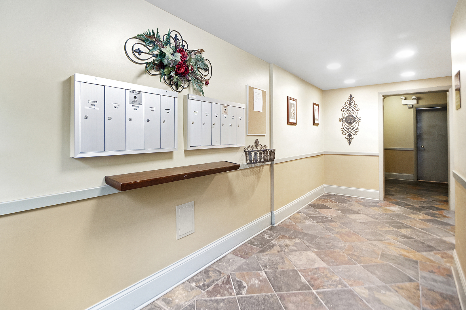 1951 Euclid Avenue, Unit 202 Berwyn, IL 60402 - Photo 3 of 16 a view of a hallway with entryway