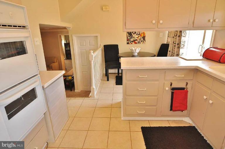 202 Sweetser Road Linthicum, MD 21090 - Photo 9 of 19 Kitchen