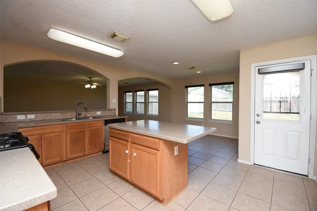 $2,100 | 11215 Overland Trail Drive, Richmond, TX 77406