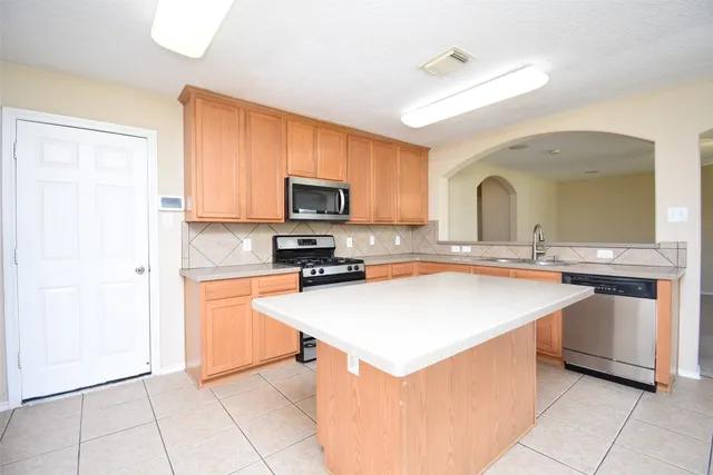 $2,100 | 11215 Overland Trail Drive, Richmond, TX 77406