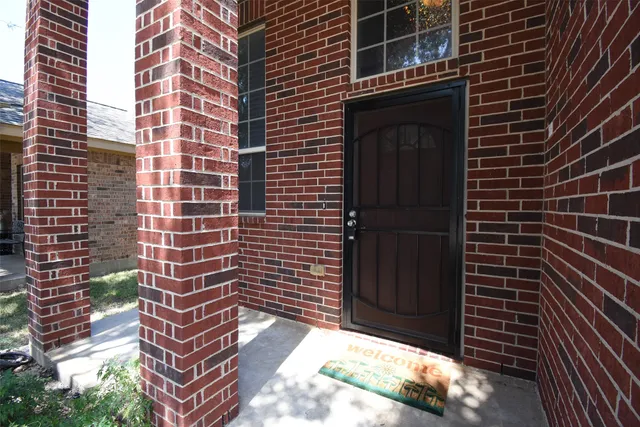 $2,100 | 11215 Overland Trail Drive, Richmond, TX 77406