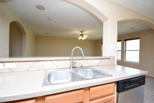 $2,100 | 11215 Overland Trail Drive, Richmond, TX 77406