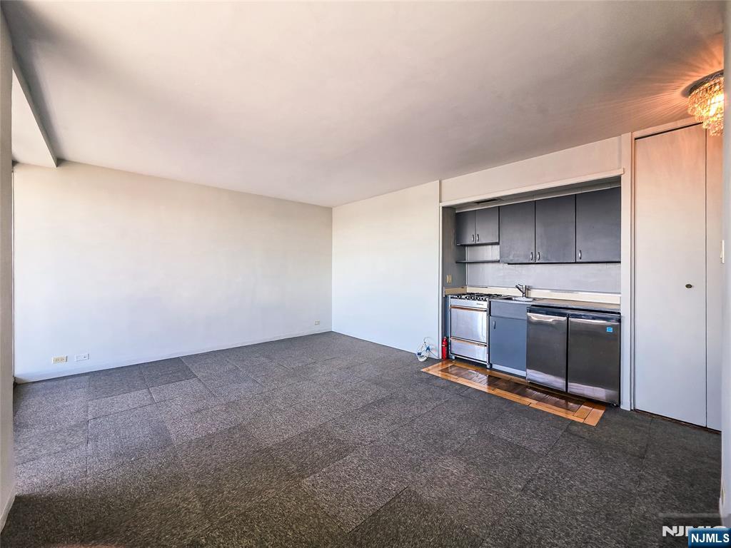 1 Horizon Road, Unit 811 Fort Lee, NJ 07024 - Photo 8 of 17