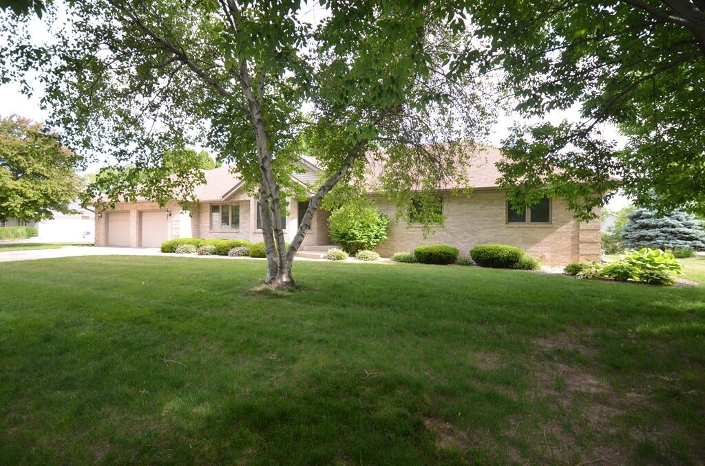 1670 Turtle Mound Lane Whitewater, WI 53190 - Photo 3 of 59 Front Yard
