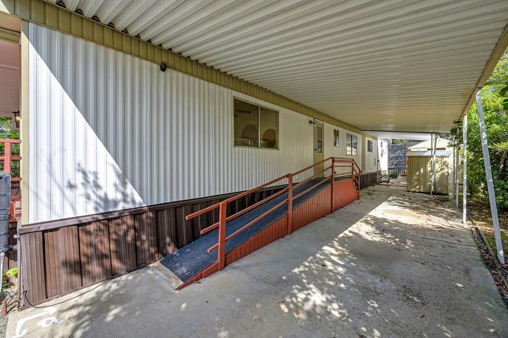 4800 Auburn Folsom Road, Unit 9 Loomis, CA 95650 - Photo 31 of 43 a backyard of a house