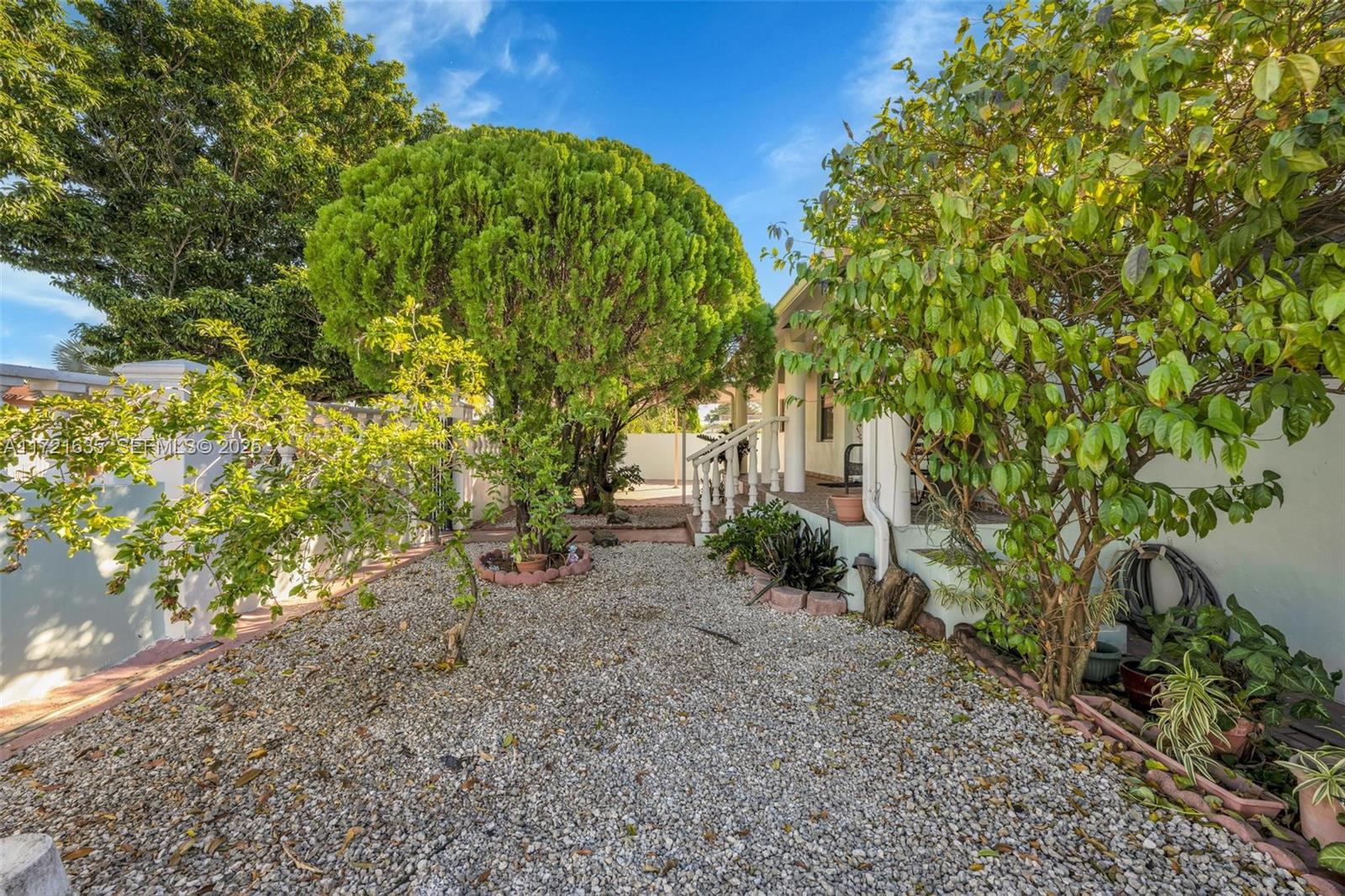 462 East 39th Street Hialeah, FL 33013 - Photo 11 of 44