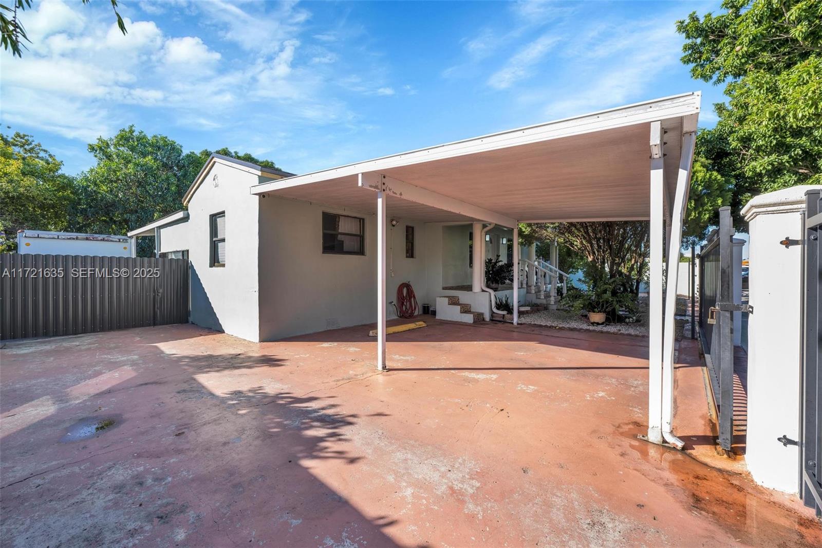 462 East 39th Street Hialeah, FL 33013 - Photo 15 of 44