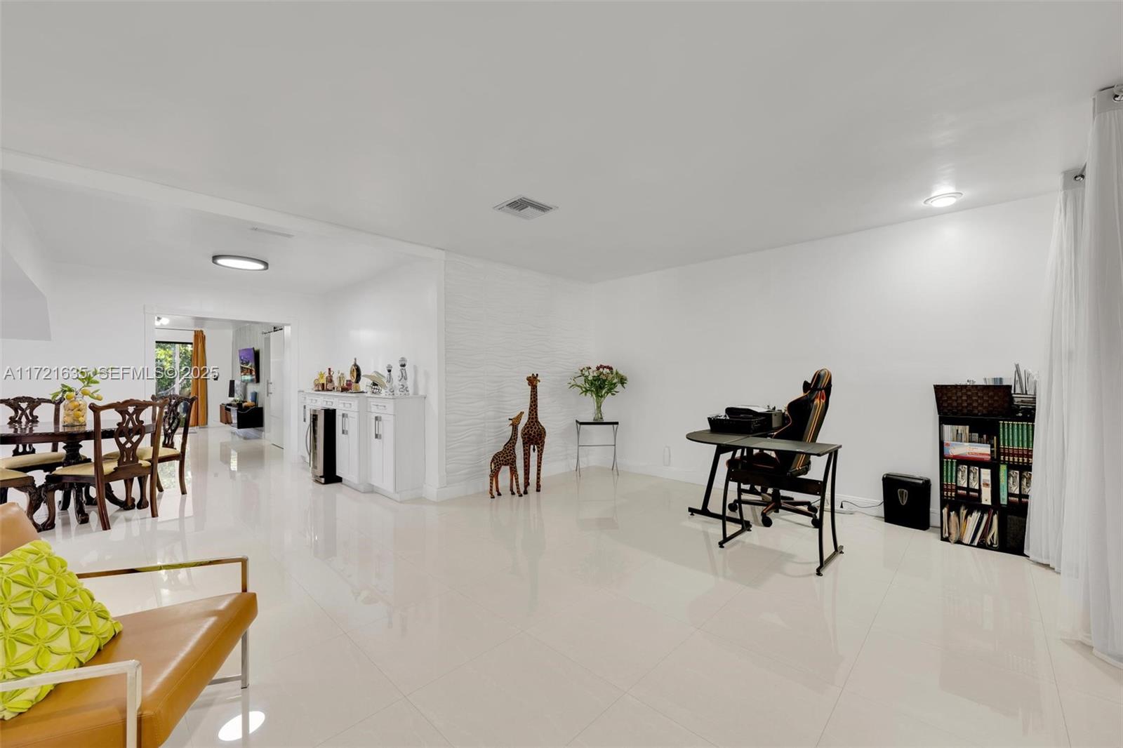 462 East 39th Street Hialeah, FL 33013 - Photo 28 of 44