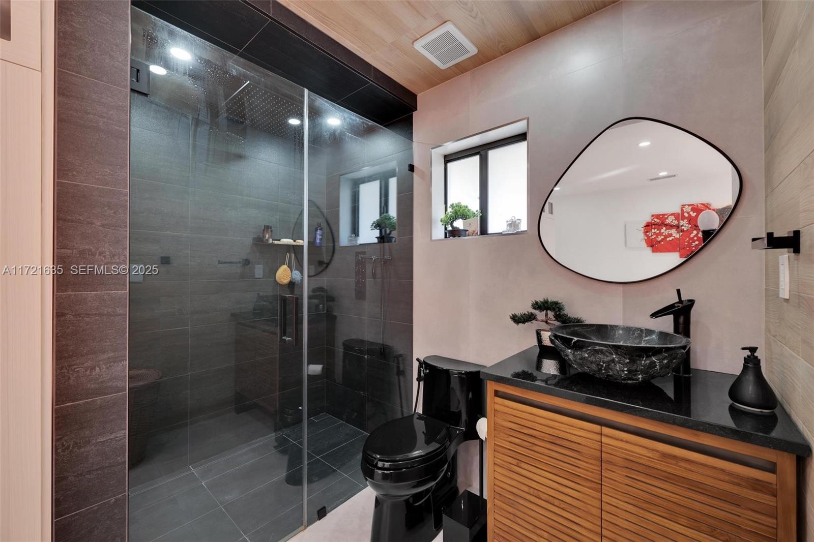 462 East 39th Street Hialeah, FL 33013 - Photo 39 of 44