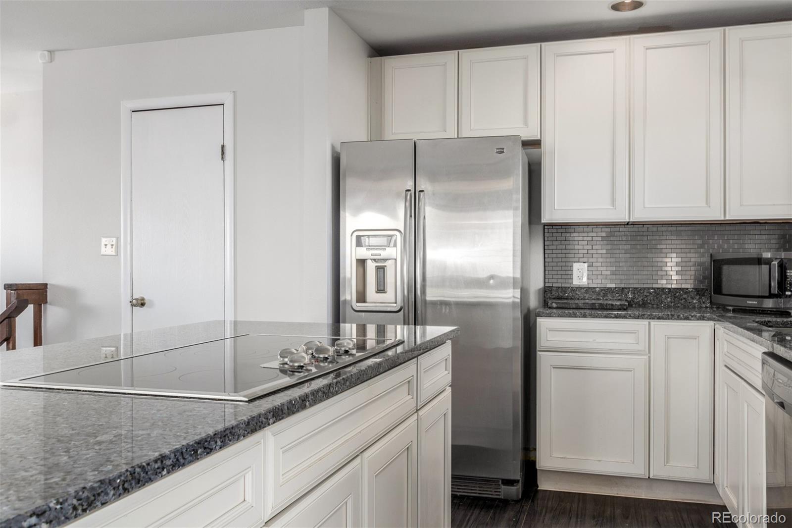 1061 Sir Galahad Drive Lafayette, CO 80026 - Photo 9 of 25