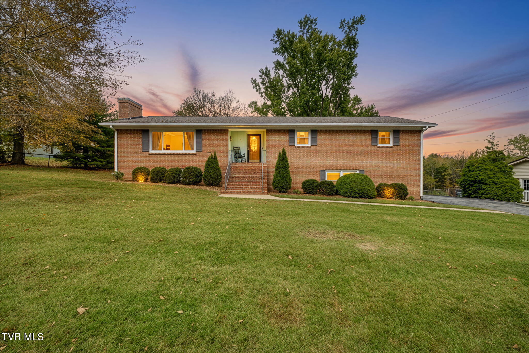 105 Foley Circle Bristol, TN 37620 - Photo 2 of 52 001a