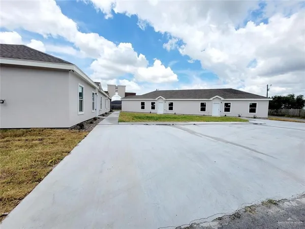 a view of building with an outdoor space
