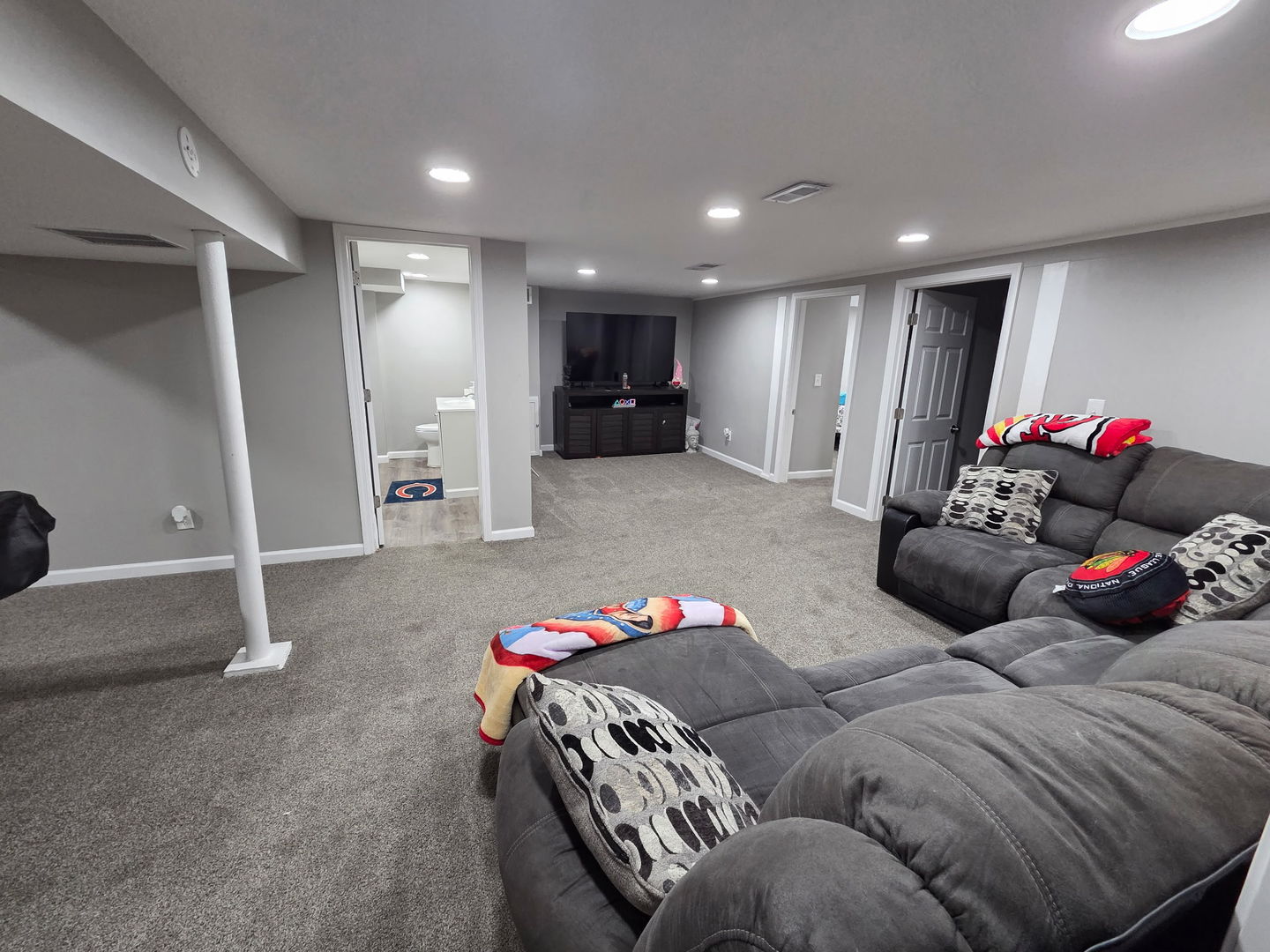2550 26th Street Rock Island, IL 61201 - Photo 21 of 33 a living room with furniture and a table