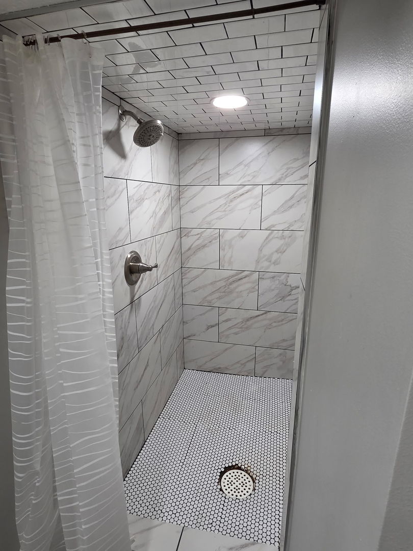 2550 26th Street Rock Island, IL 61201 - Photo 29 of 33 a bathroom with a shower