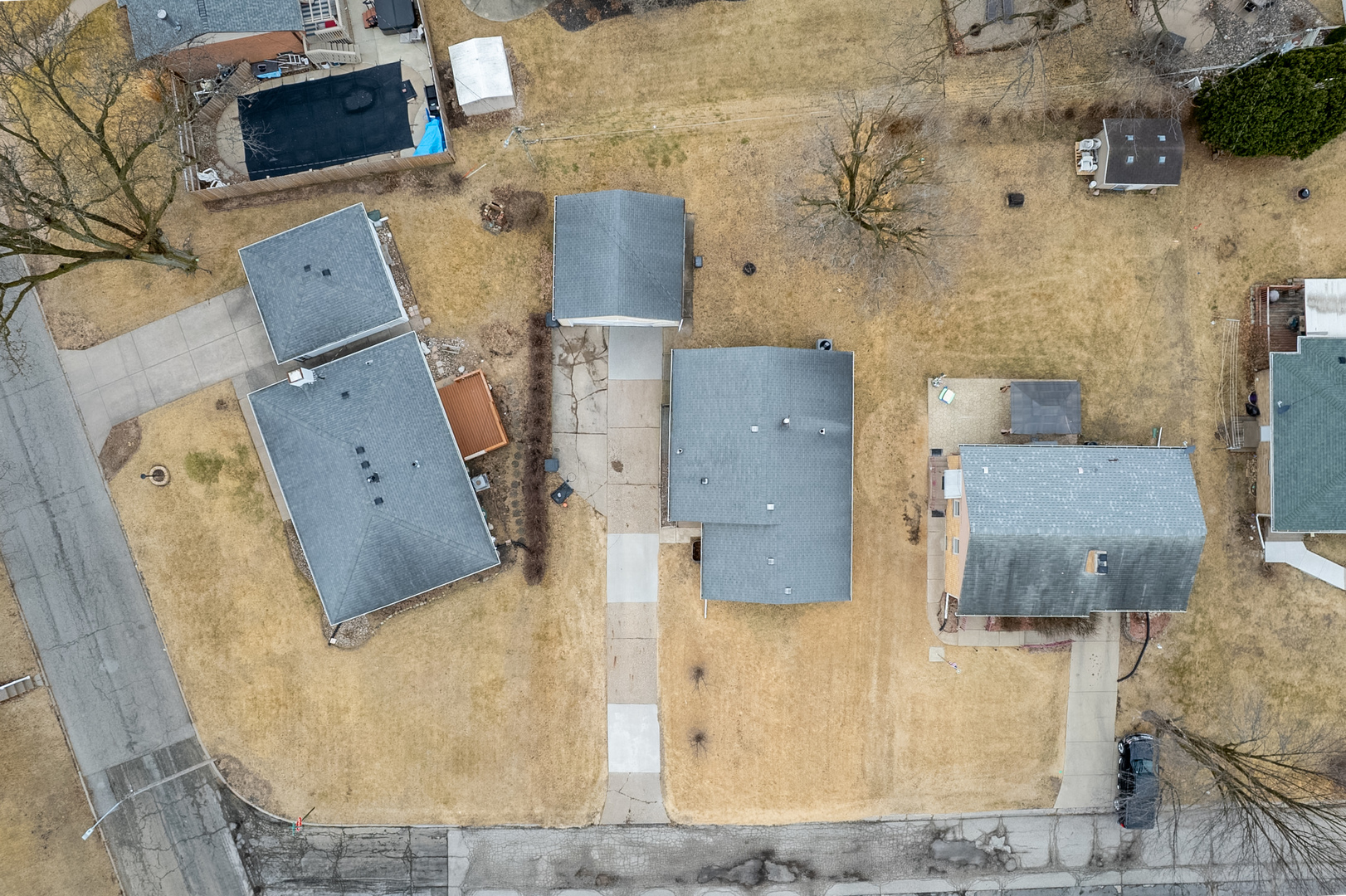 2550 26th Street Rock Island, IL 61201 - Photo 32 of 33 an aerial view of residential houses with outdoor space