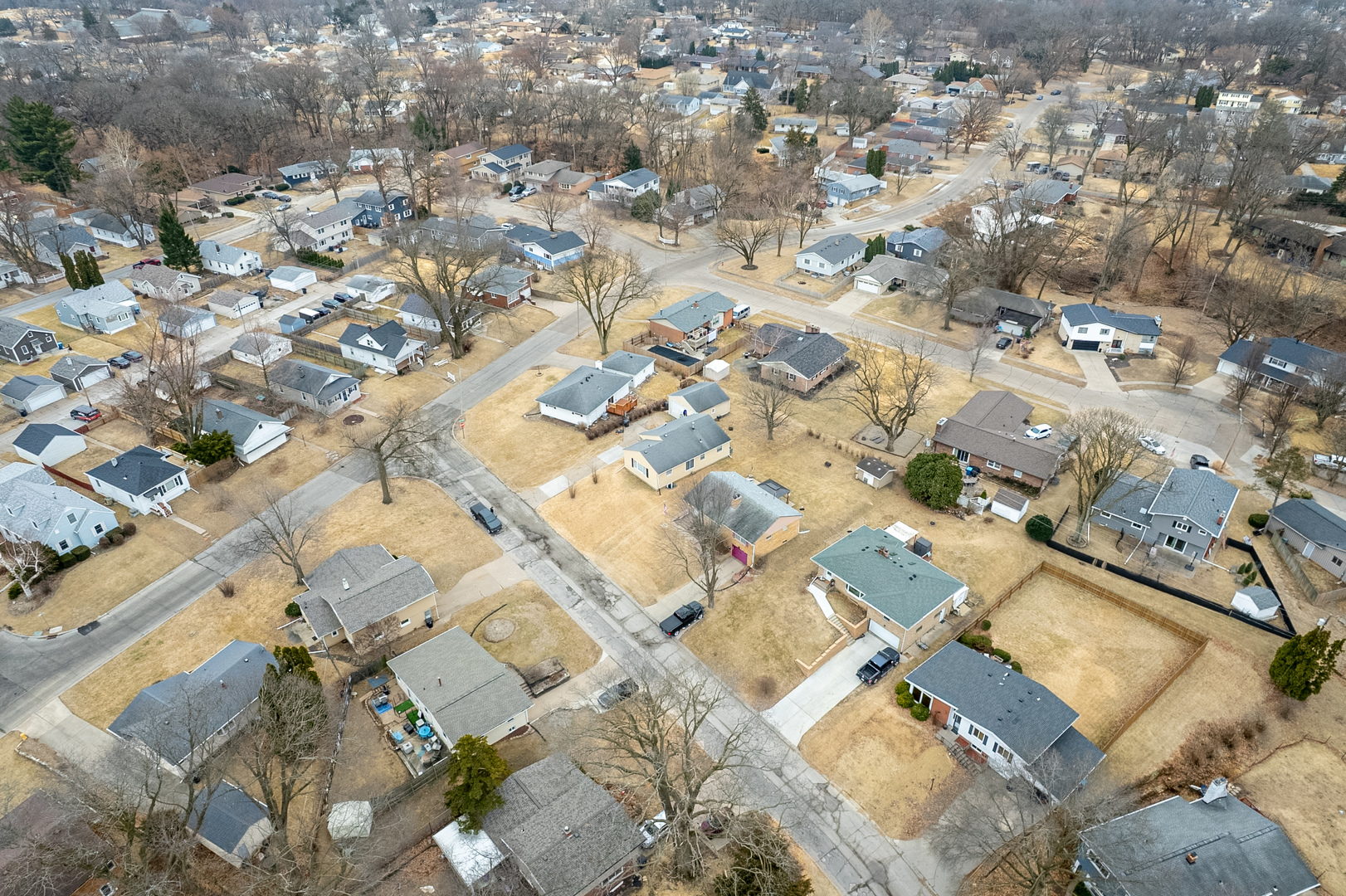 2550 26th Street Rock Island, IL 61201 - Photo 33 of 33 an aerial view of residential houses with outdoor space
