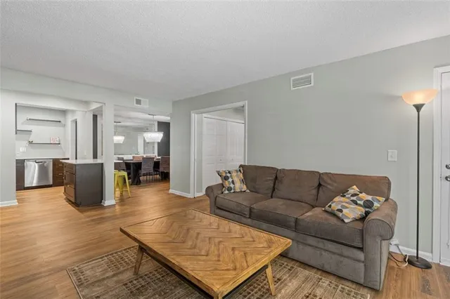 $279,750 | 6851 Roswell Road, Unit H18, Atlanta, GA 30328