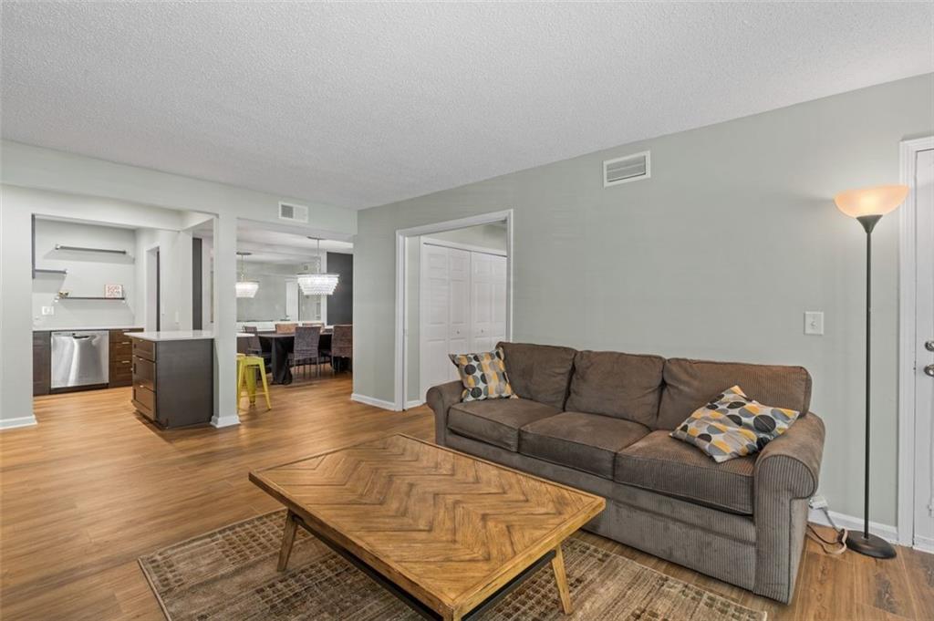 6851 Roswell Road, Unit H18 Atlanta, GA 30328 - Photo 11 of 33