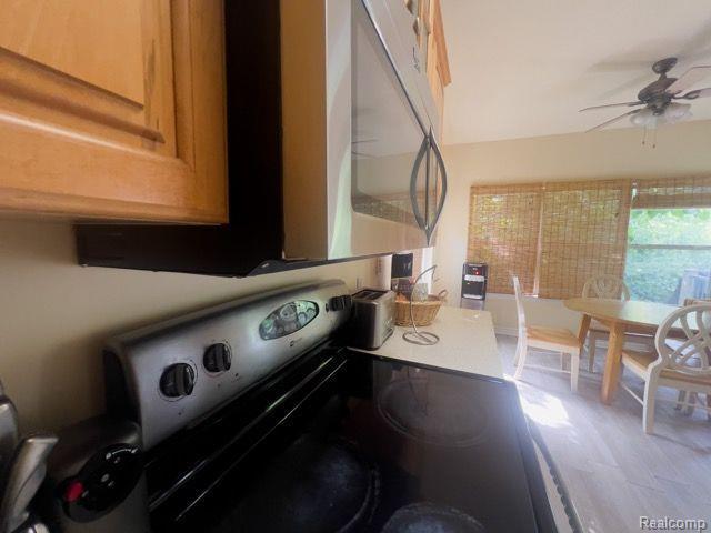 30489 Rockshire Avenue Farmington Hills, MI 48334 - Photo 17 of 39