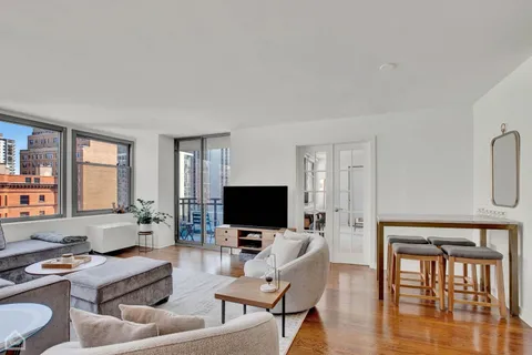 $595,000 | 30 East Elm Street, Unit 10AB, Chicago, IL 60611