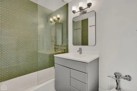 $595,000 | 30 East Elm Street, Unit 10AB, Chicago, IL 60611