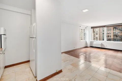 $595,000 | 30 East Elm Street, Unit 10AB, Chicago, IL 60611