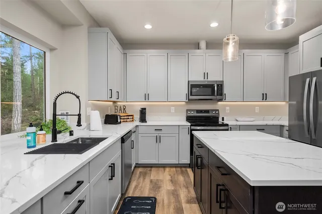 $815,000 | 41 East Coon Drive North, Belfair, WA 98528