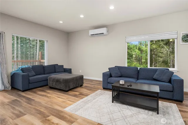 $815,000 | 41 East Coon Drive North, Belfair, WA 98528