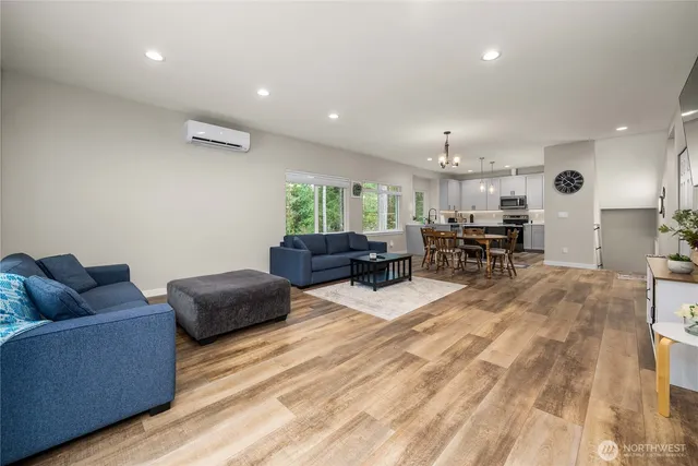 $815,000 | 41 East Coon Drive North, Belfair, WA 98528