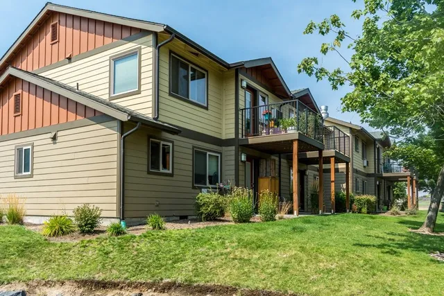 $833 | 950 Southwest Madison Street, Madras, OR 97741