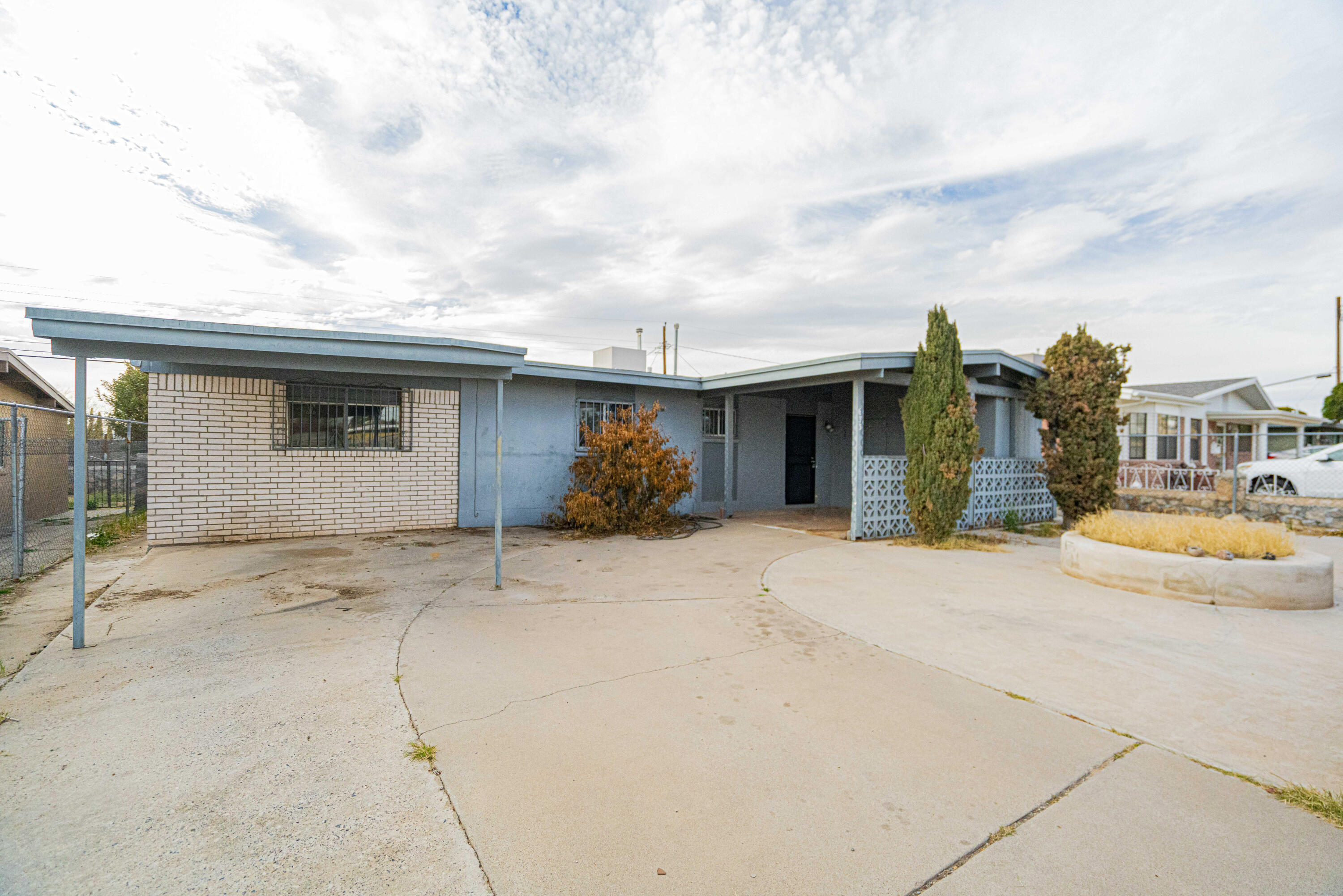 633 La Paz Drive, El Paso, TX 79915 Compass