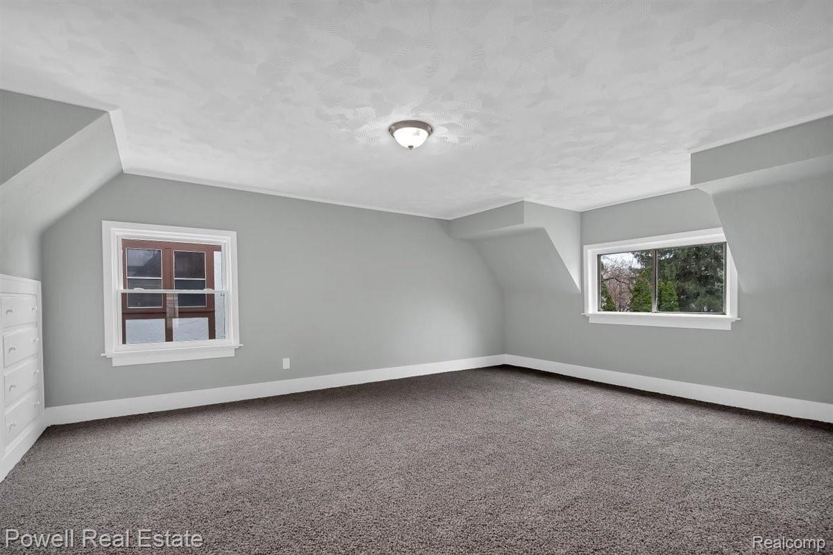 221 Chippewa Road Pontiac, MI 48341 - Photo 23 of 27 23-DSC_2763.jpg