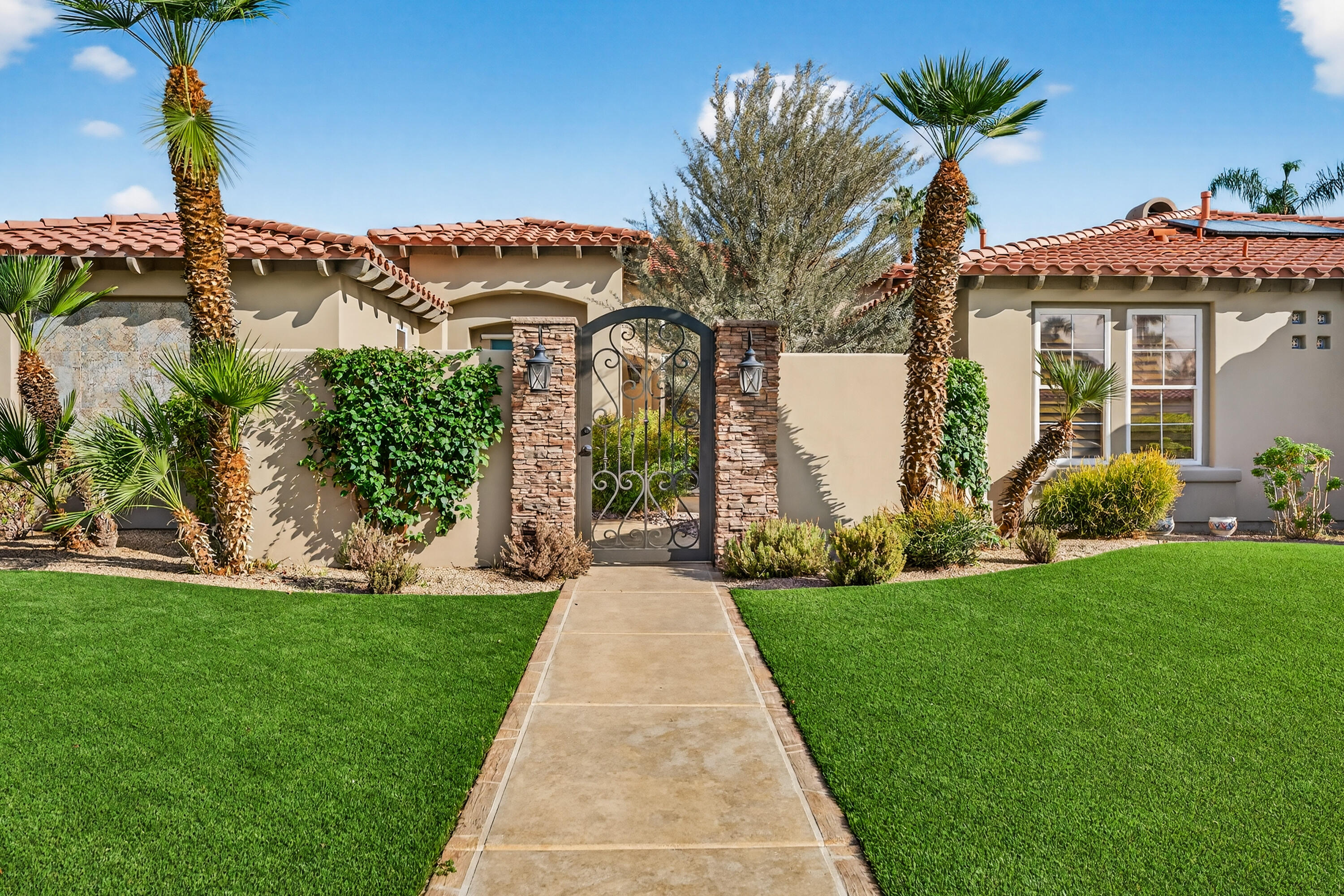77374 Box Ridge Place Indian Wells, CA 92210 - Photo 2 of 52 Front Entry
