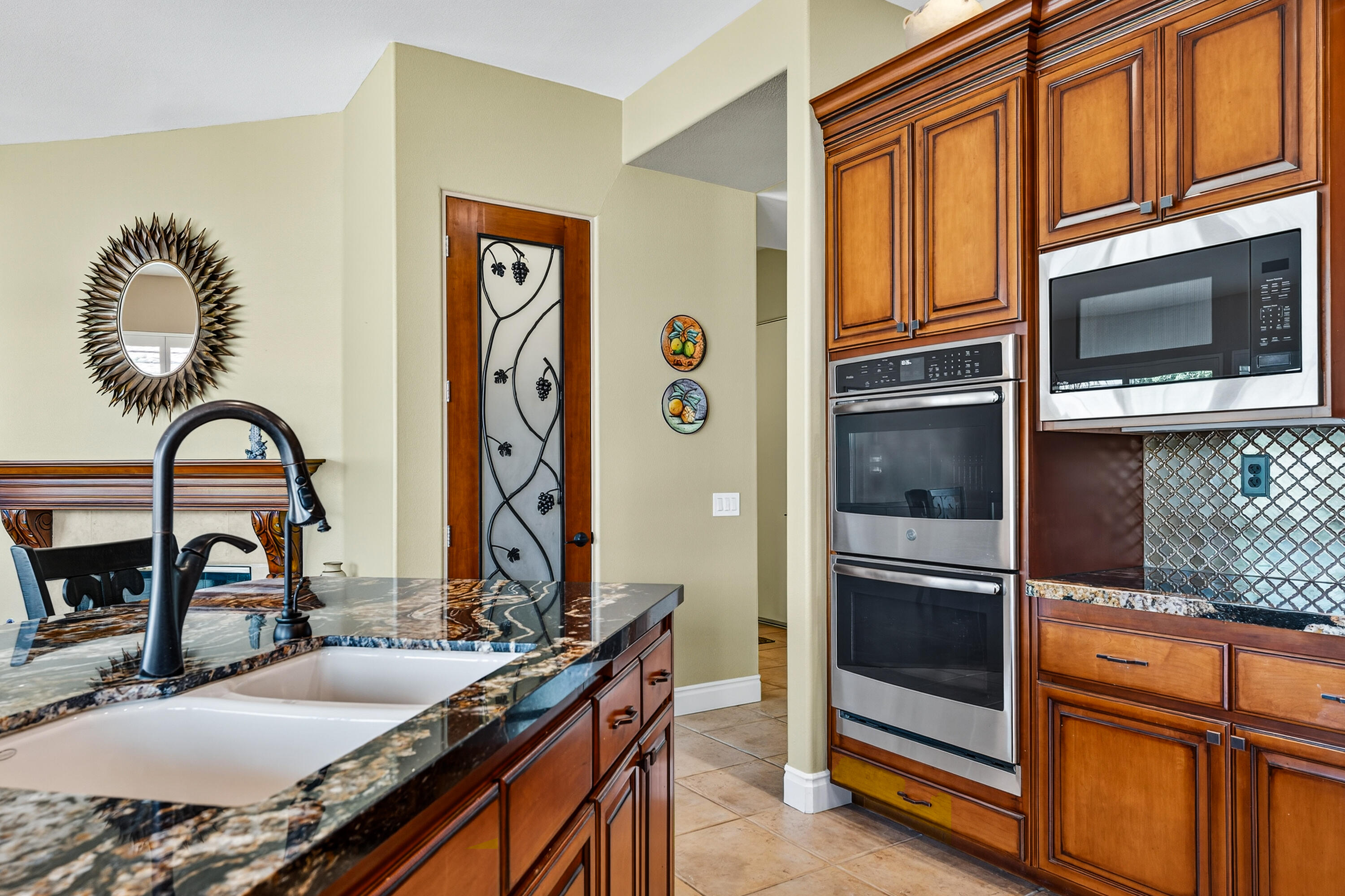 77374 Box Ridge Place Indian Wells, CA 92210 - Photo 28 of 52 Panty Kitchen