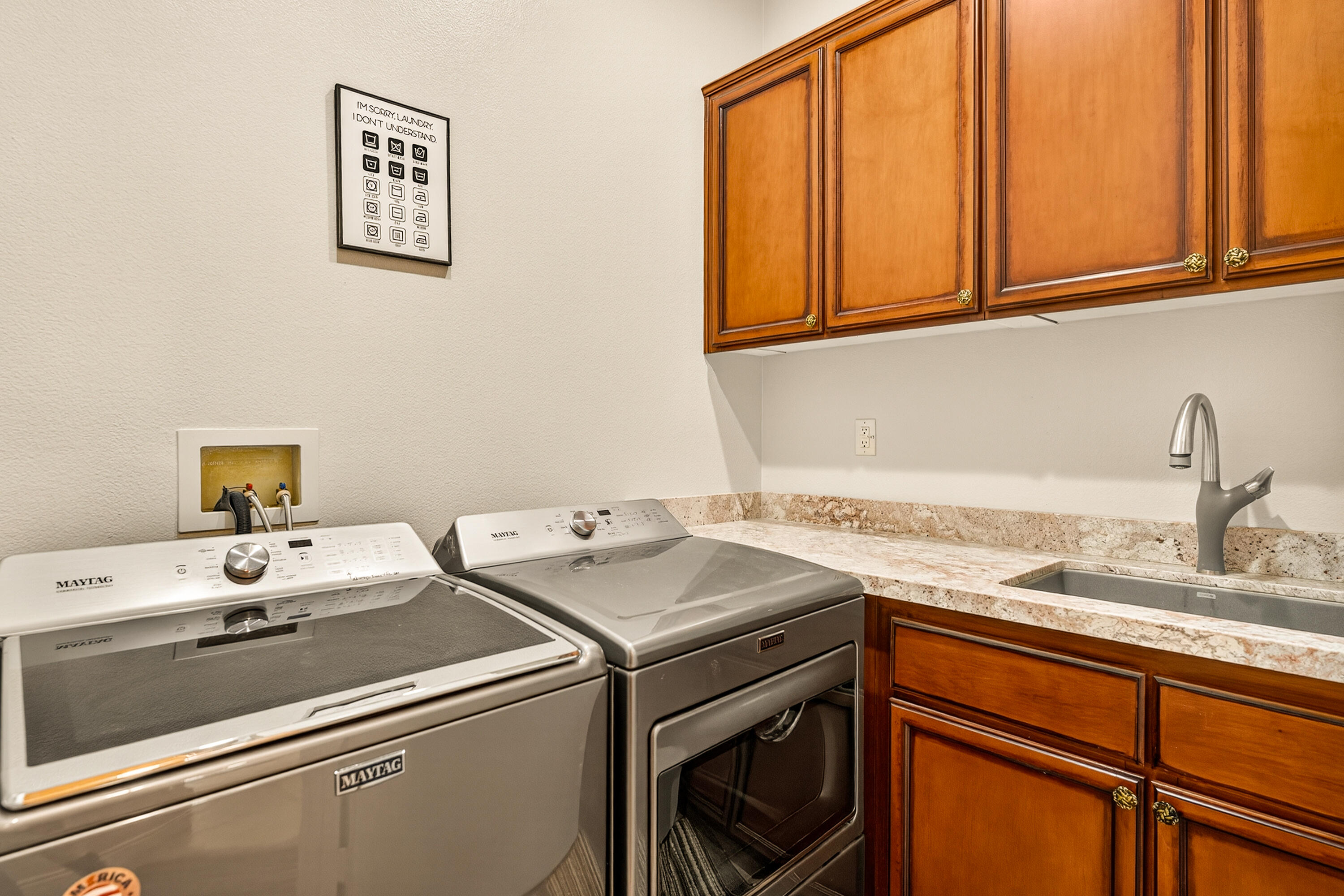 77374 Box Ridge Place Indian Wells, CA 92210 - Photo 44 of 52 Laundry