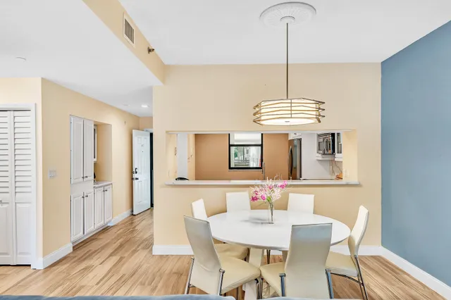 $4,000 | 827 Oak Harbour Drive, Juno Beach, FL 33408