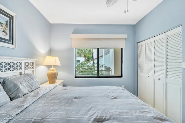 $4,000 | 827 Oak Harbour Drive, Juno Beach, FL 33408