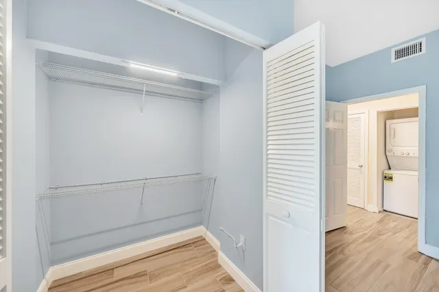 $4,000 | 827 Oak Harbour Drive, Juno Beach, FL 33408