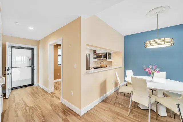 $4,000 | 827 Oak Harbour Drive, Juno Beach, FL 33408