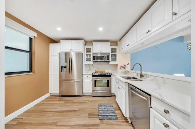 $4,000 | 827 Oak Harbour Drive, Juno Beach, FL 33408