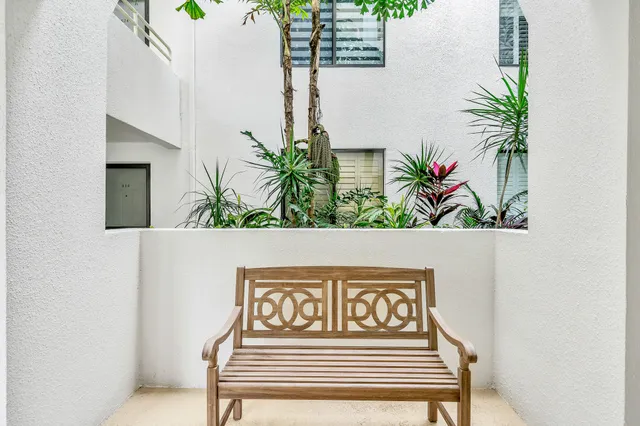 $4,000 | 827 Oak Harbour Drive, Juno Beach, FL 33408